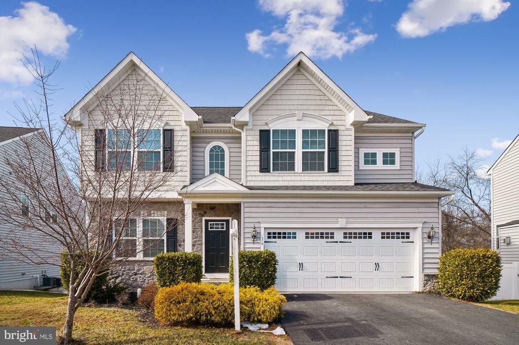 16 Bavarian Way, Lovettsville, VA 20180 Main Photo