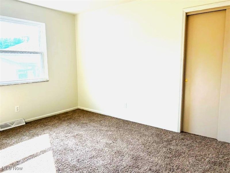 20 E 36th Street, Shadyside, OH 43947 Photo 8