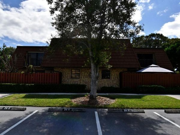1458 N Lawnwood Circle, Unit 26d, Fort Pierce, FL 34950