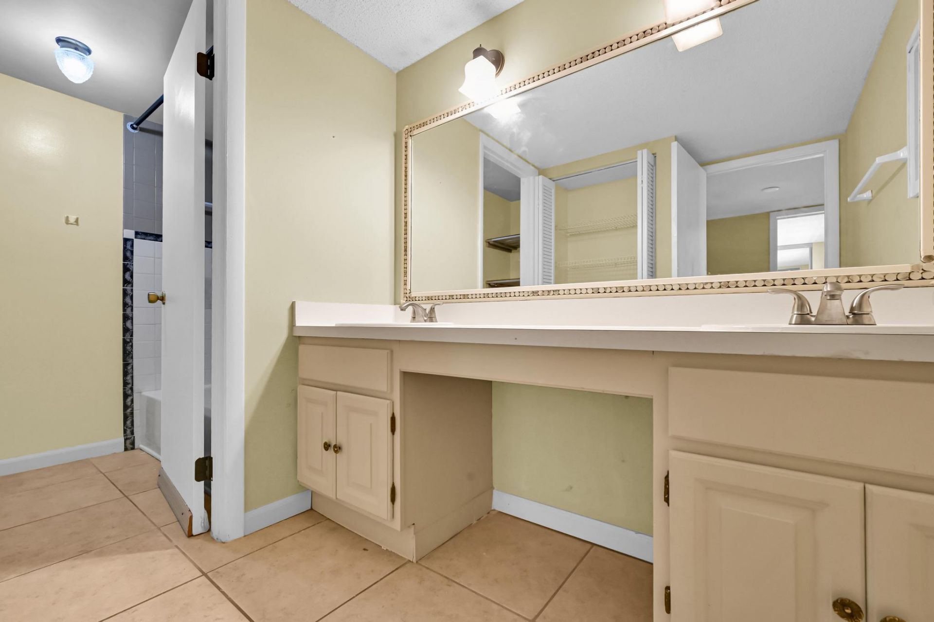 1458 N Lawnwood Circle, Unit 26d, Fort Pierce, FL 34950 Photo