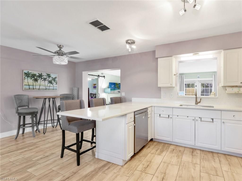 2142 Crystal Dr, Fort Myers, FL 33907 Photo