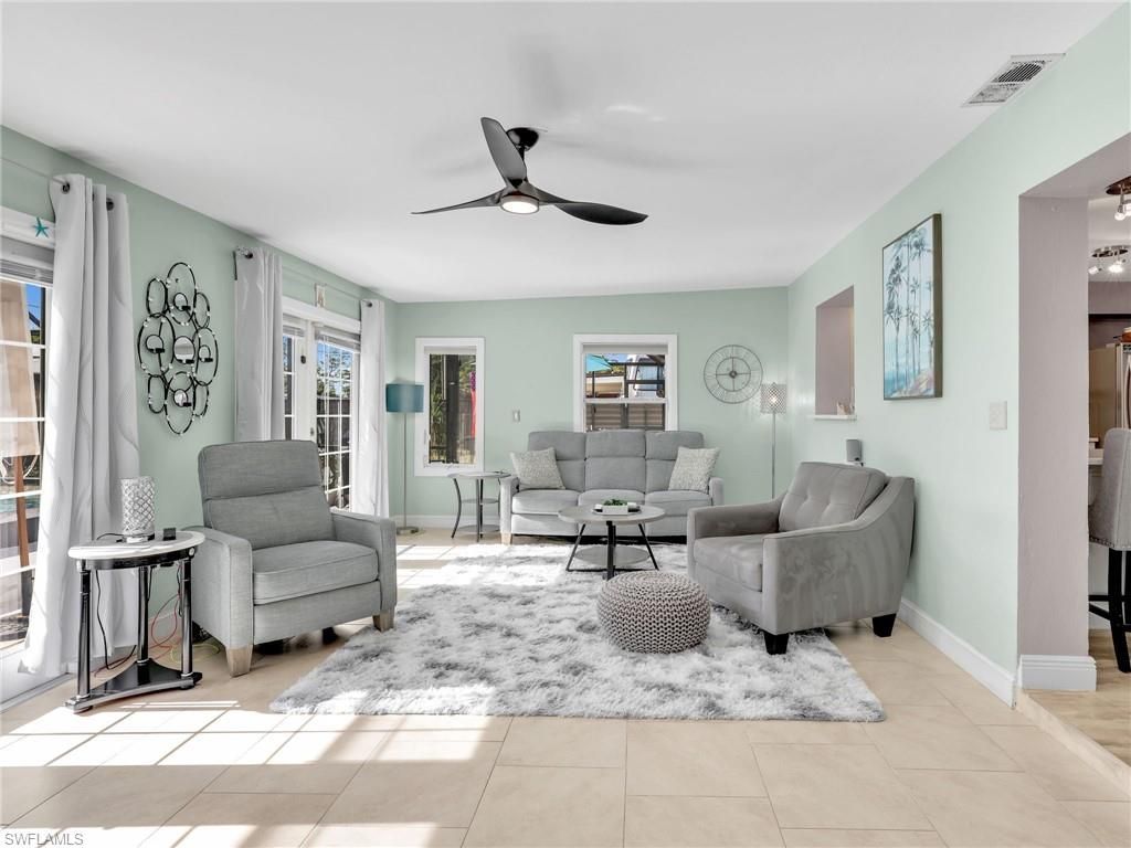 2142 Crystal Dr, Fort Myers, FL 33907 Photo