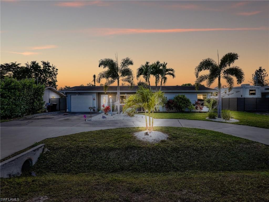 2142 Crystal Dr, Fort Myers, FL 33907 Photo