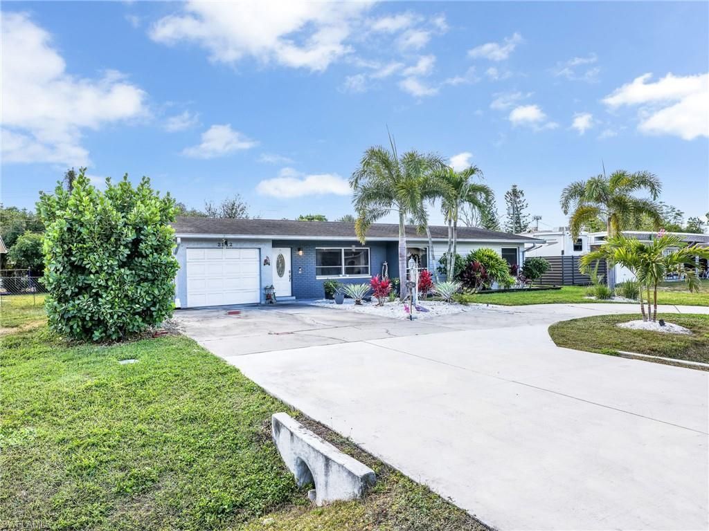 2142 Crystal Dr, Fort Myers, FL 33907 Photo