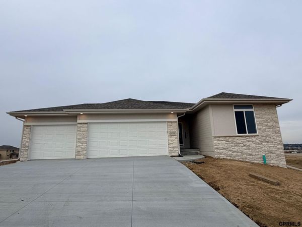 10210 Sherman Street, Papillion, NE 68046