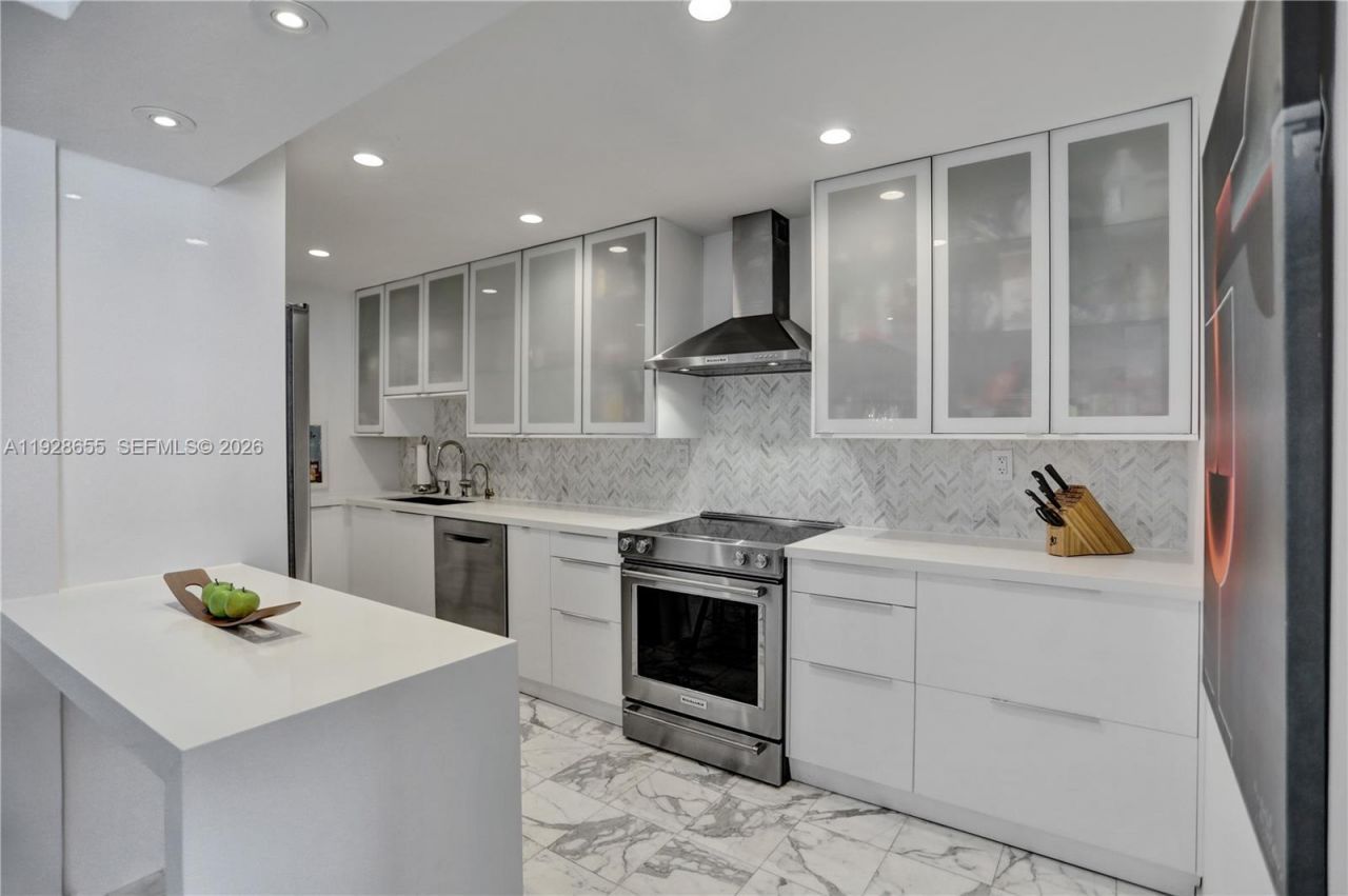 19707 Turnberry Way, Unit 16C, Aventura, FL 33180 Photo