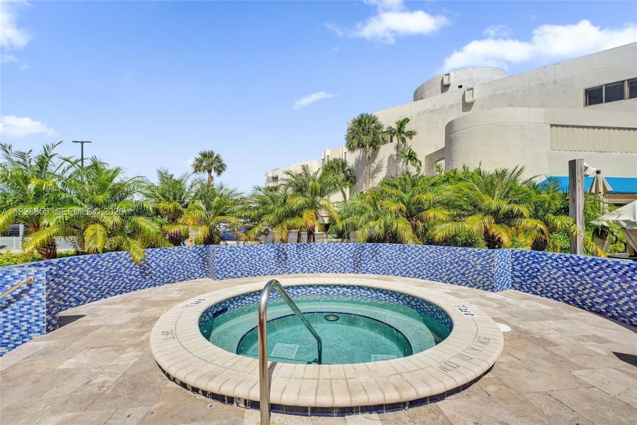 19707 Turnberry Way, Unit 16C, Aventura, FL 33180 Photo