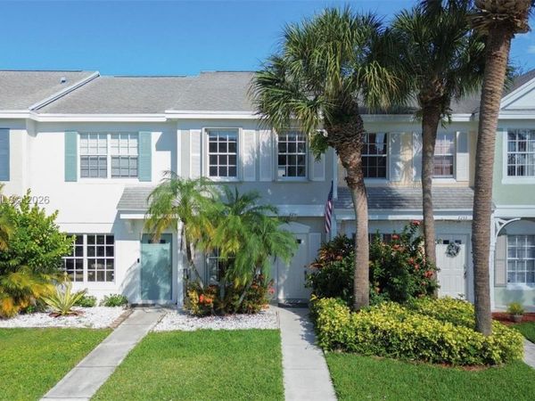 8251 San Carlos Cir, Tamarac, FL 33321