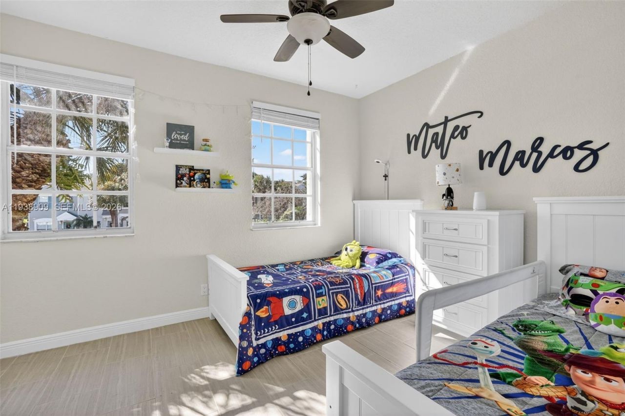 8251 San Carlos Cir, Tamarac, FL 33321 Photo