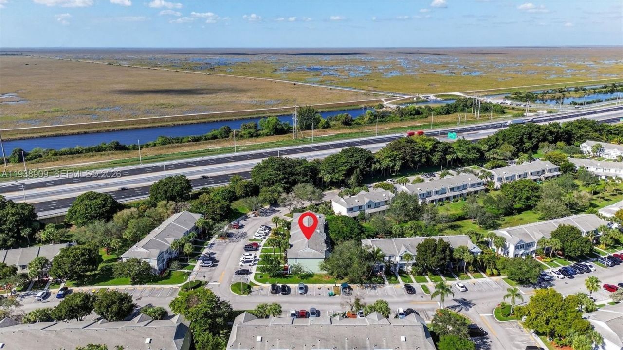 8251 San Carlos Cir, Tamarac, FL 33321 Photo