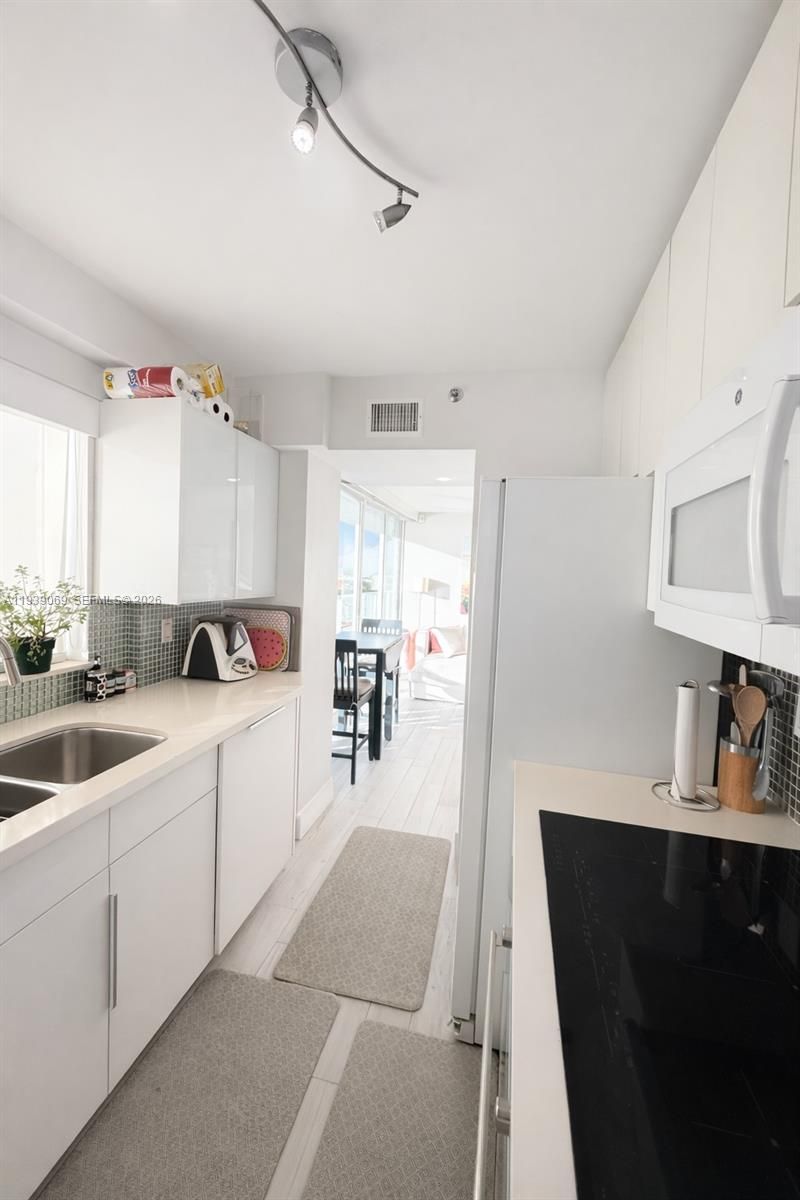 5900 Collins Ave , Unit 1405, Miami Beach, FL 33140 Photo