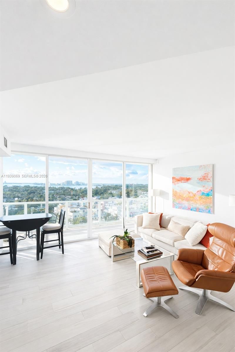 5900 Collins Ave , Unit 1405, Miami Beach, FL 33140 Photo