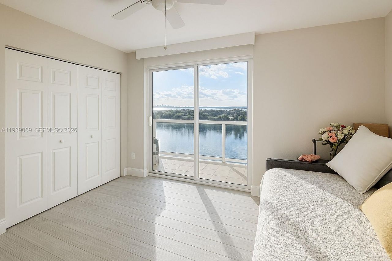 5900 Collins Ave , Unit 1405, Miami Beach, FL 33140 Photo