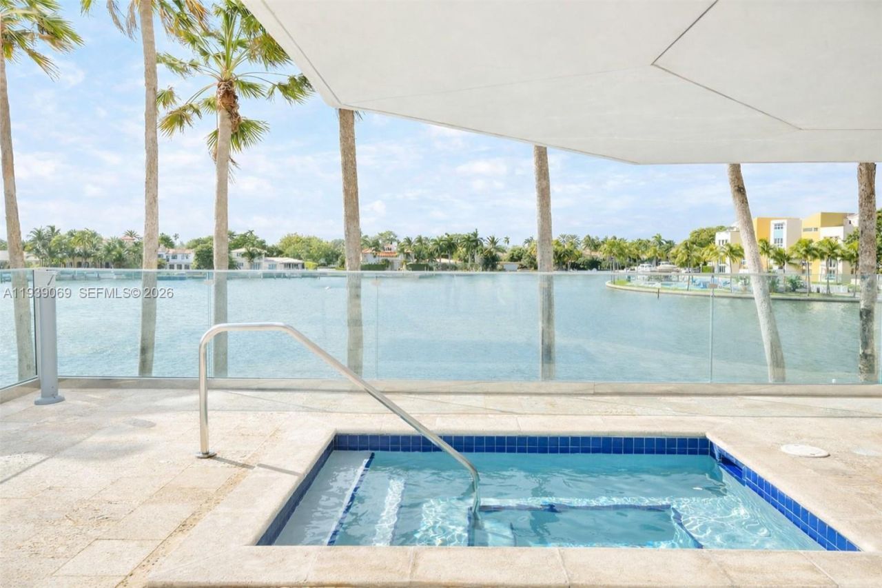 5900 Collins Ave , Unit 1405, Miami Beach, FL 33140 Photo