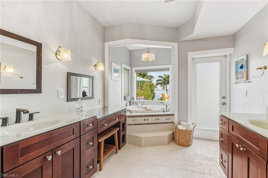 2905 SE 22nd Pl, Cape Coral, FL 33904 Photo