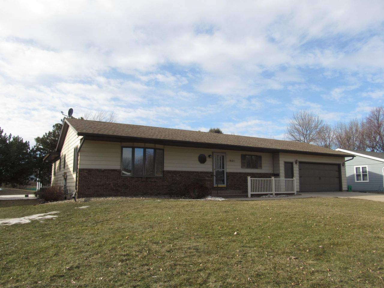 1621 Oakwood Drive, Worthington, MN 56187 Main Photo