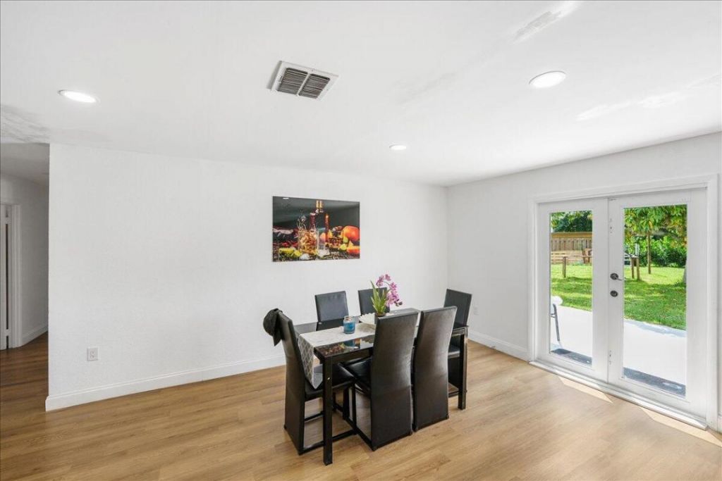 300 SW Prima Vista Boulevard, Port Saint Lucie, FL 34983 Photo