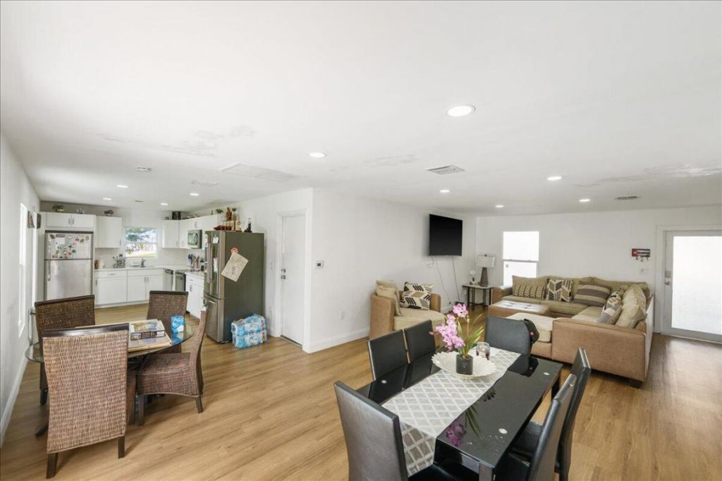 300 SW Prima Vista Boulevard, Port Saint Lucie, FL 34983 Photo