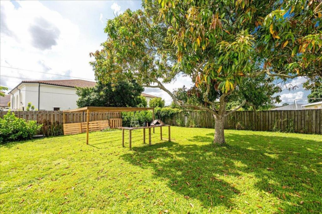 300 SW Prima Vista Boulevard, Port Saint Lucie, FL 34983 Photo