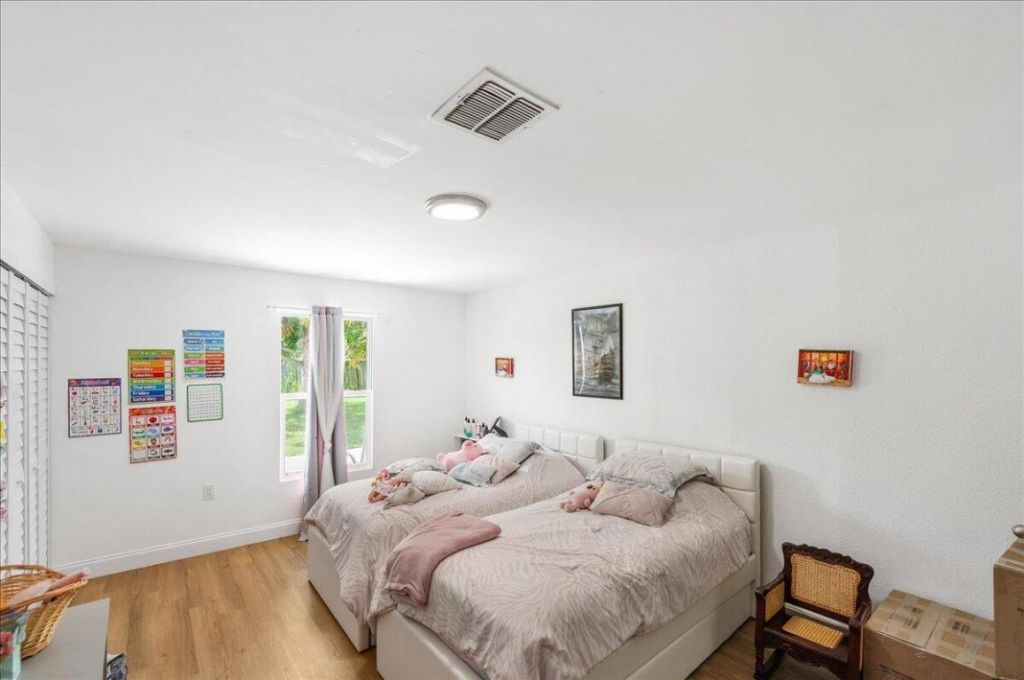 300 SW Prima Vista Boulevard, Port Saint Lucie, FL 34983 Photo