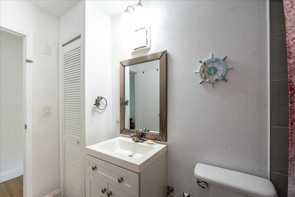 300 SW Prima Vista Boulevard, Port Saint Lucie, FL 34983 Photo