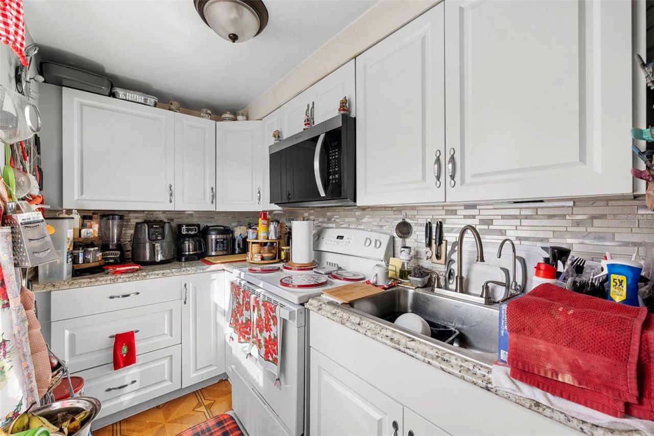 601 Club Circle, Lakeshore, FL 33854 Photo