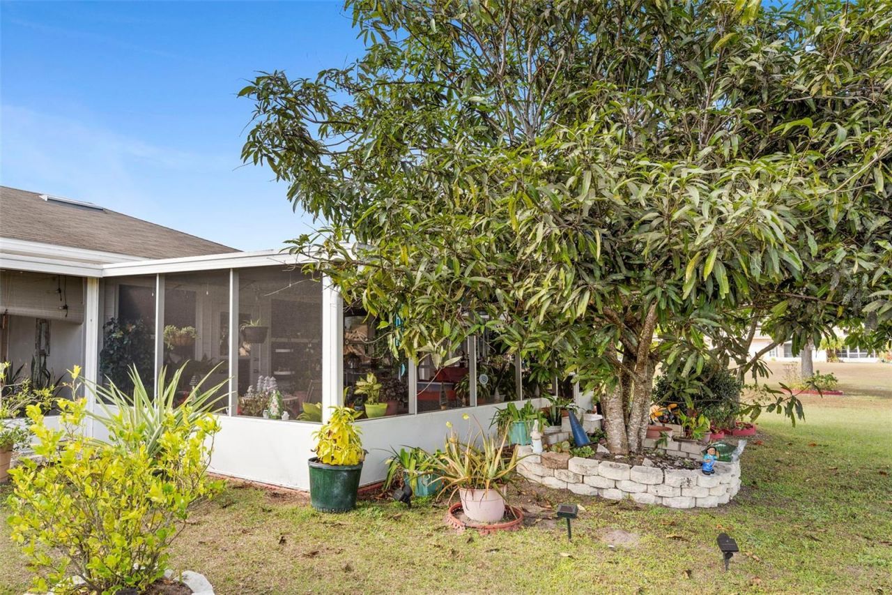 601 Club Circle, Lakeshore, FL 33854 Photo