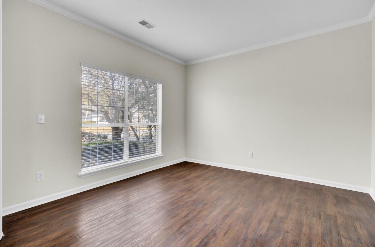 2635 Planters Pointe Boulevard Photo 6