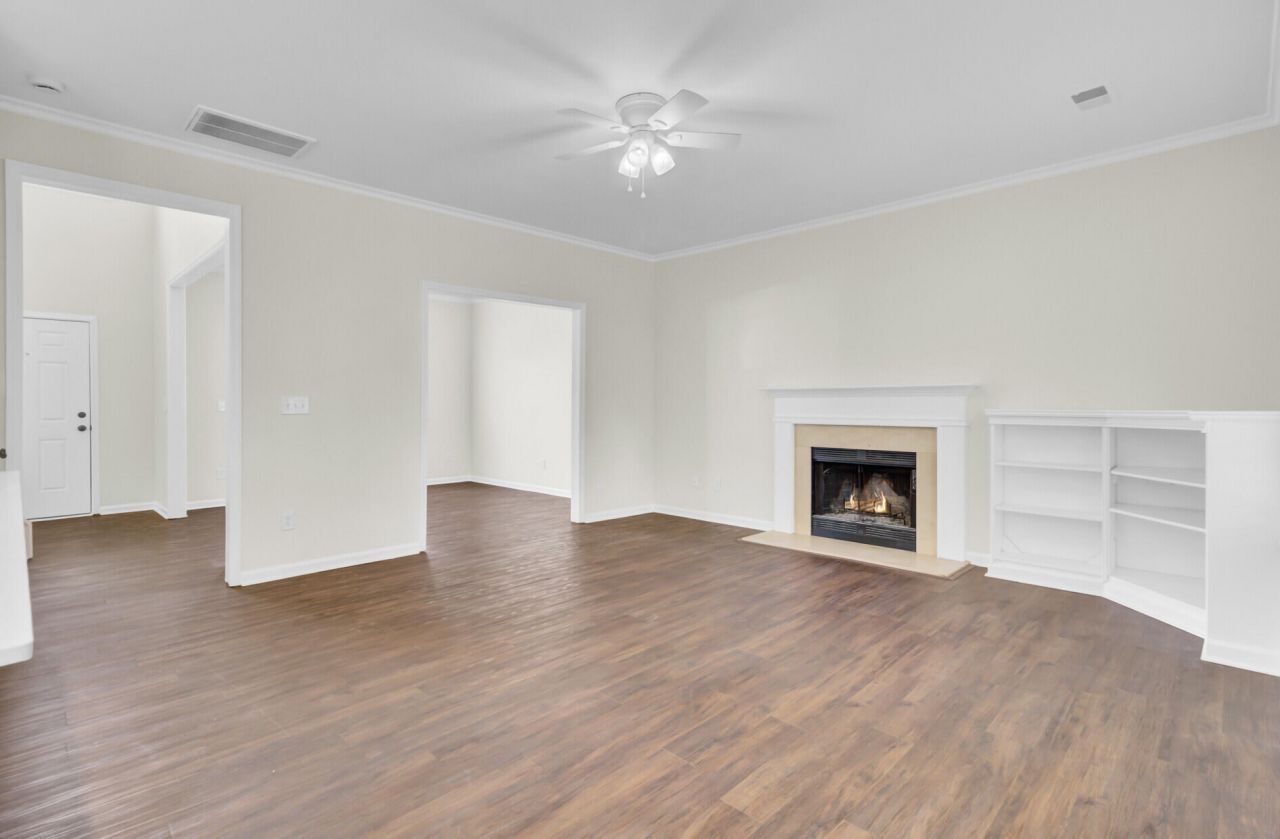 2635 Planters Pointe Boulevard Photo 8