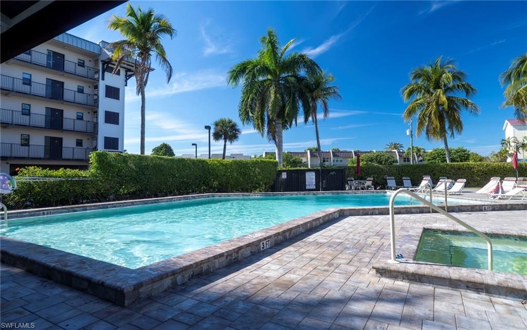 803 River Point Dr, Unit 105B, Naples, FL 34102 Photo