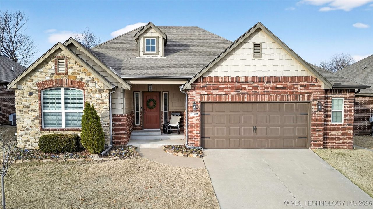 2700 W Natchez Street, Broken Arrow, OK 74011 Main Photo