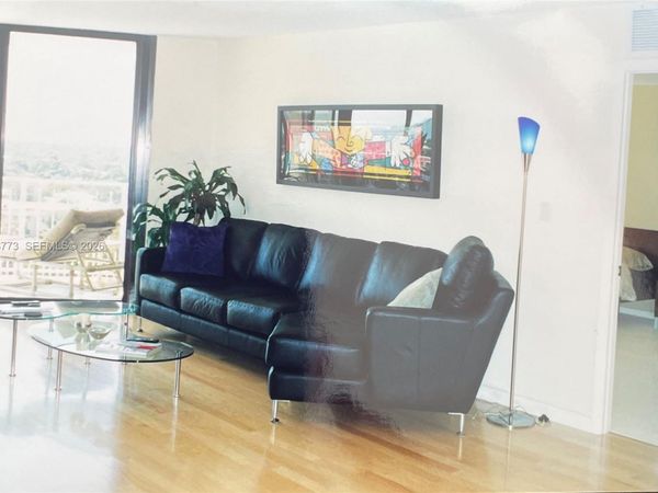 1000 Quayside Ter, Unit 806, Miami, FL 33138