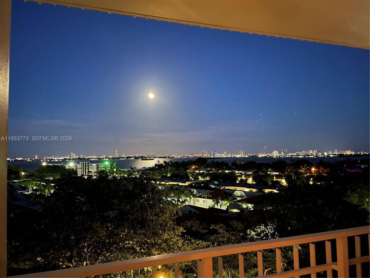 1000 Quayside Ter, Unit 806, Miami, FL 33138 Photo