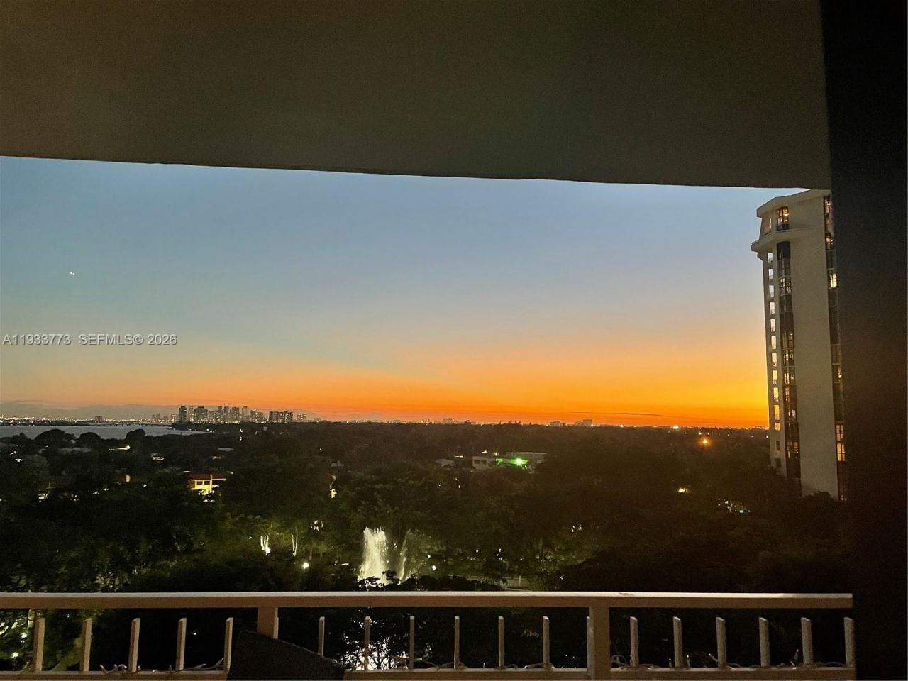 1000 Quayside Ter, Unit 806, Miami, FL 33138 Photo