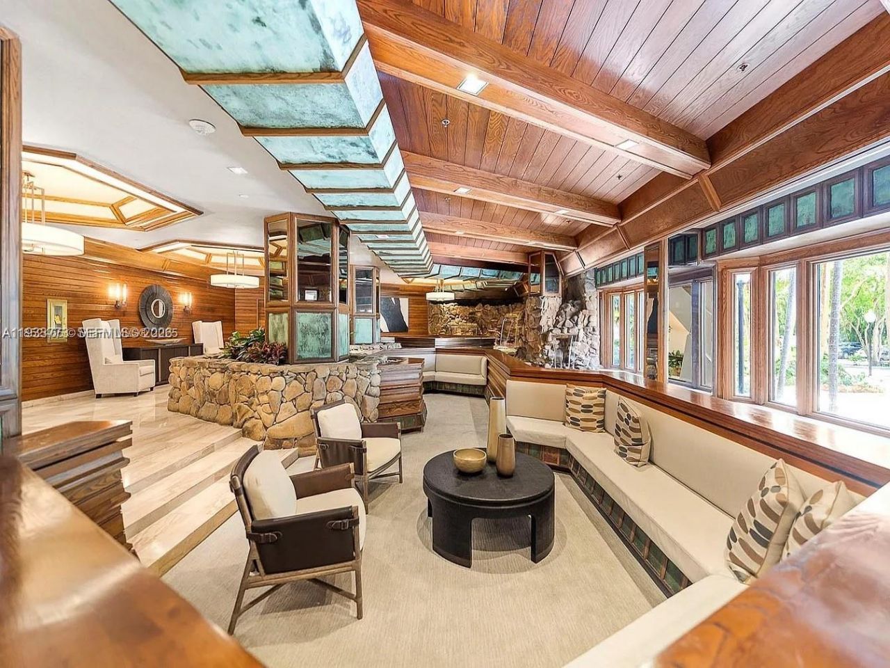 1000 Quayside Ter, Unit 806, Miami, FL 33138 Photo