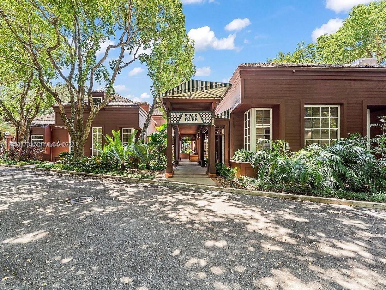 1000 Quayside Ter, Unit 806, Miami, FL 33138 Photo