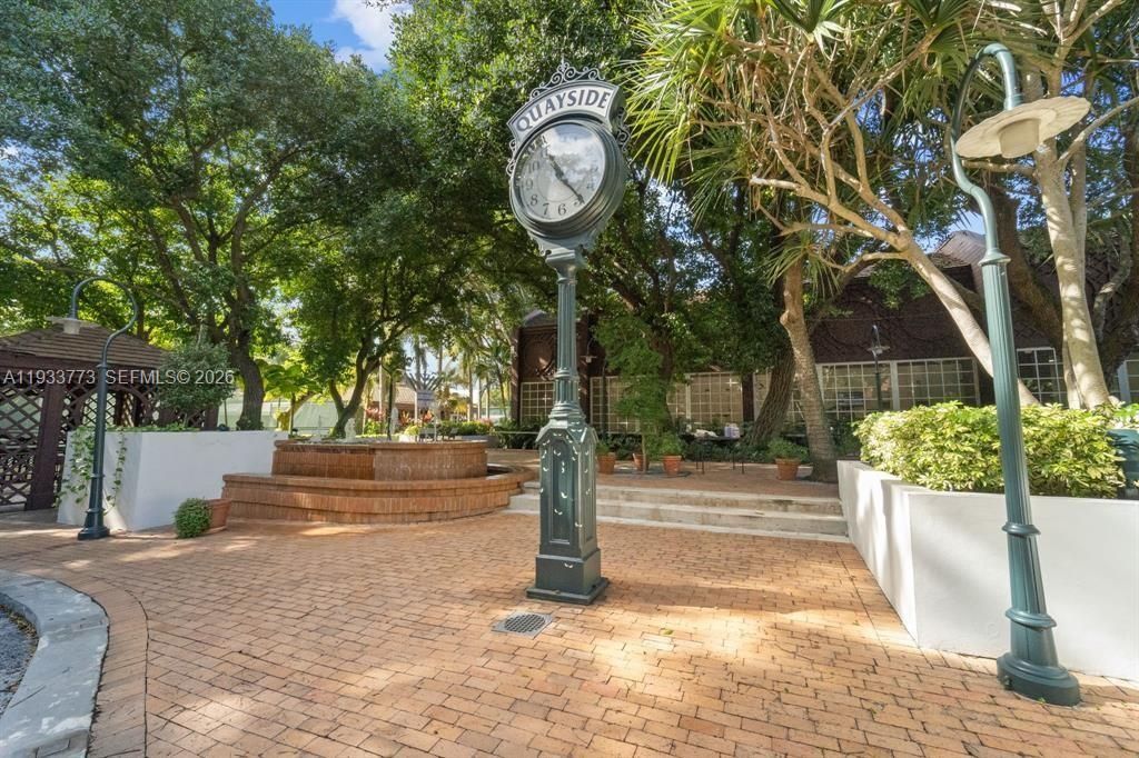 1000 Quayside Ter, Unit 806, Miami, FL 33138 Photo