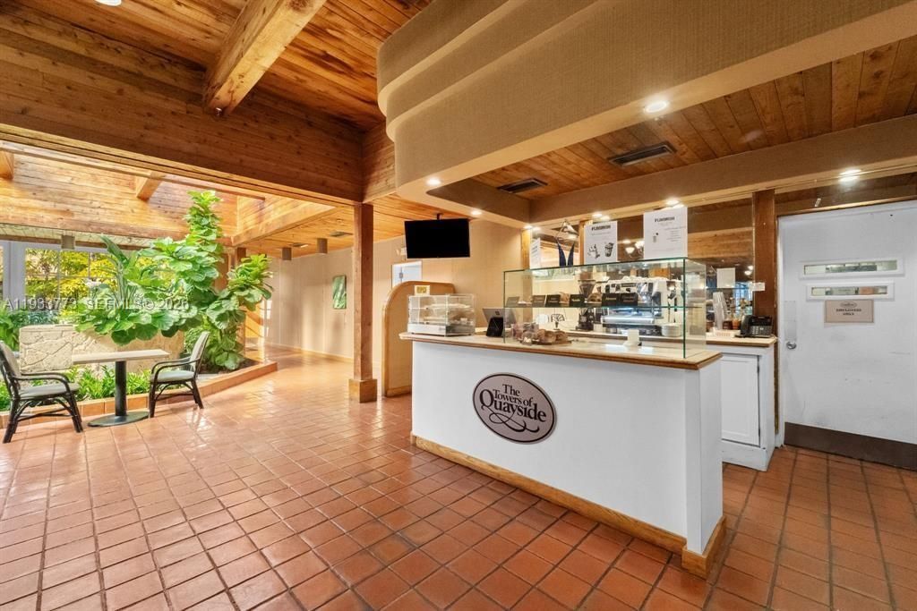 1000 Quayside Ter, Unit 806, Miami, FL 33138 Photo