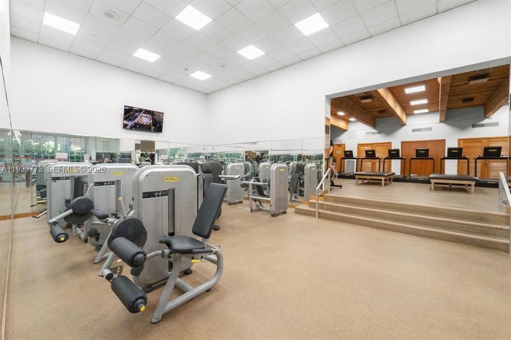 1000 Quayside Ter, Unit 806, Miami, FL 33138 Photo