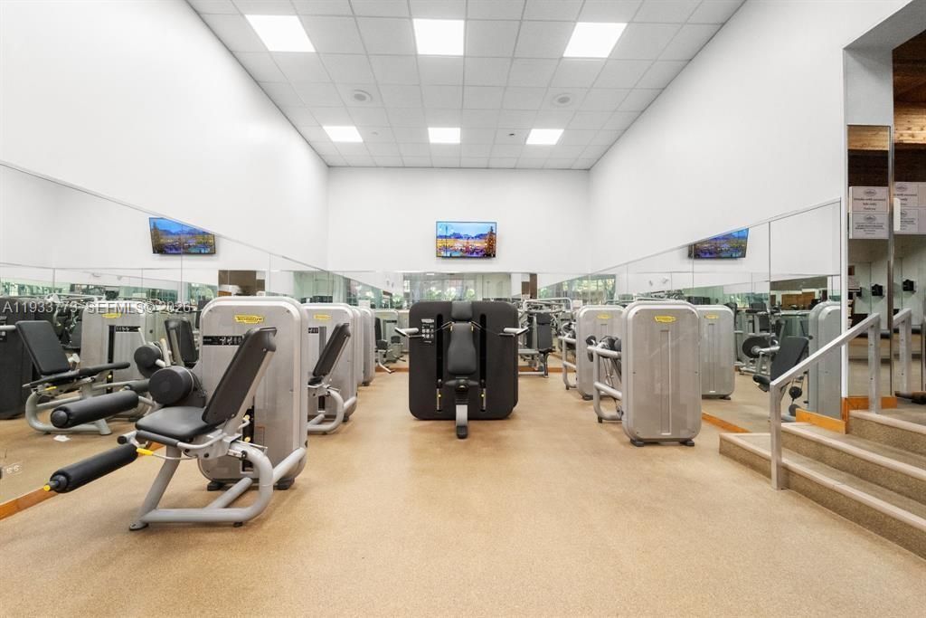 1000 Quayside Ter, Unit 806, Miami, FL 33138 Photo