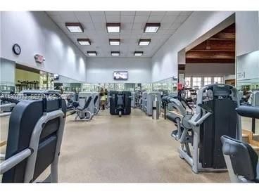 1000 Quayside Ter, Unit 806, Miami, FL 33138 Photo