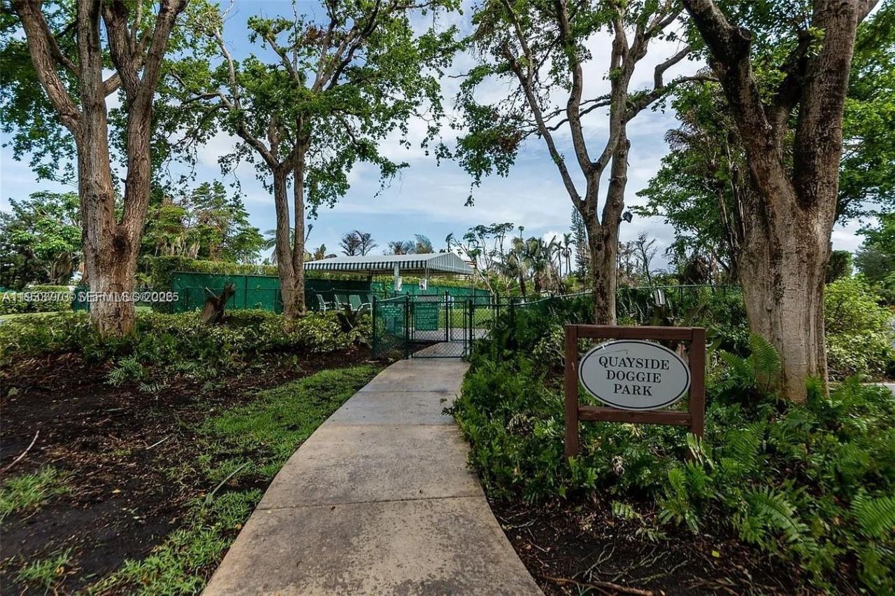 1000 Quayside Ter, Unit 806, Miami, FL 33138 Photo