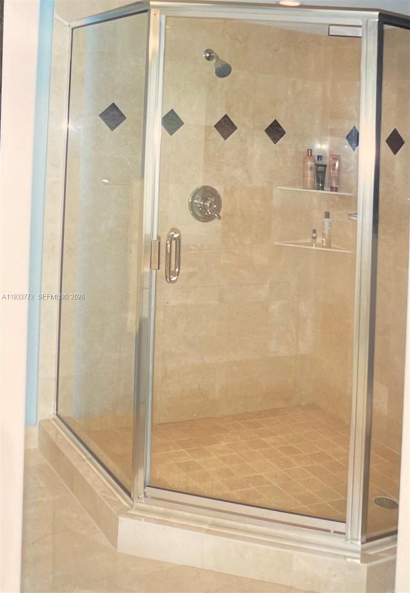 1000 Quayside Ter, Unit 806, Miami, FL 33138 Photo