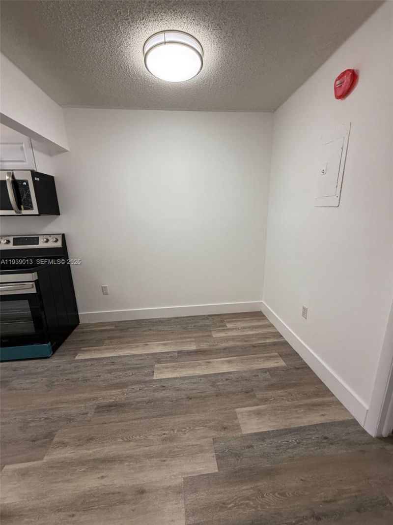 415 NE 2nd St, Unit 121, Hallandale Beach, FL 33009 Photo