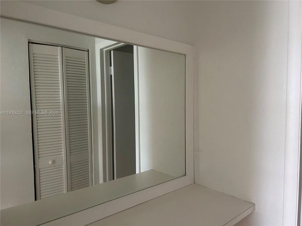 2632 NE 214th St , Miami, FL 33180