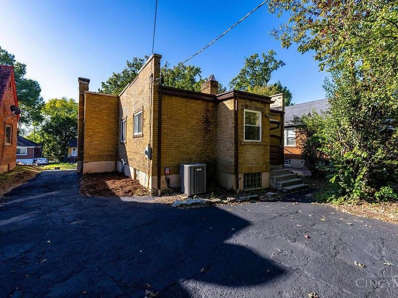1522 Kenova Avenue, Cincinnati, OH 45237 Photo 4