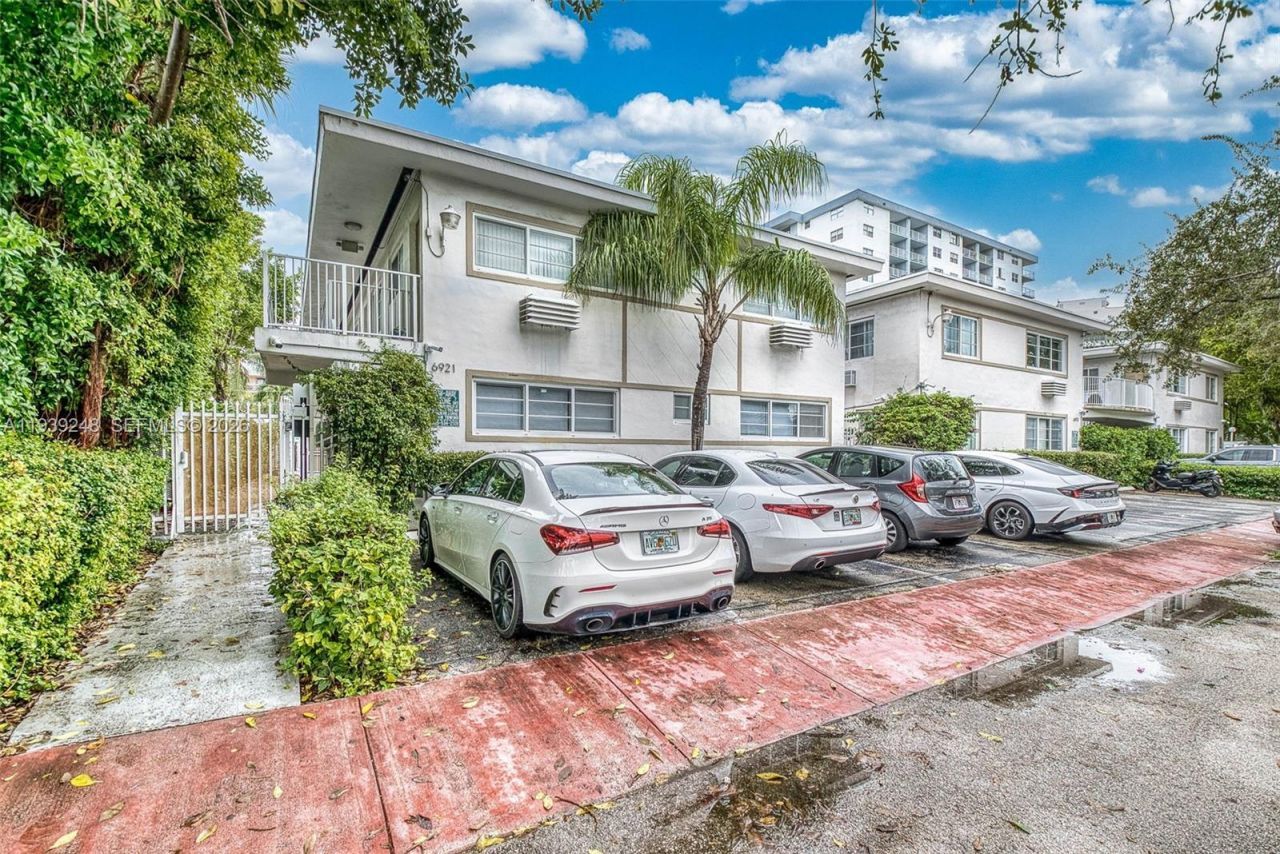 6921 Rue Vendome, Unit 10, Miami Beach, FL 33141 Photo