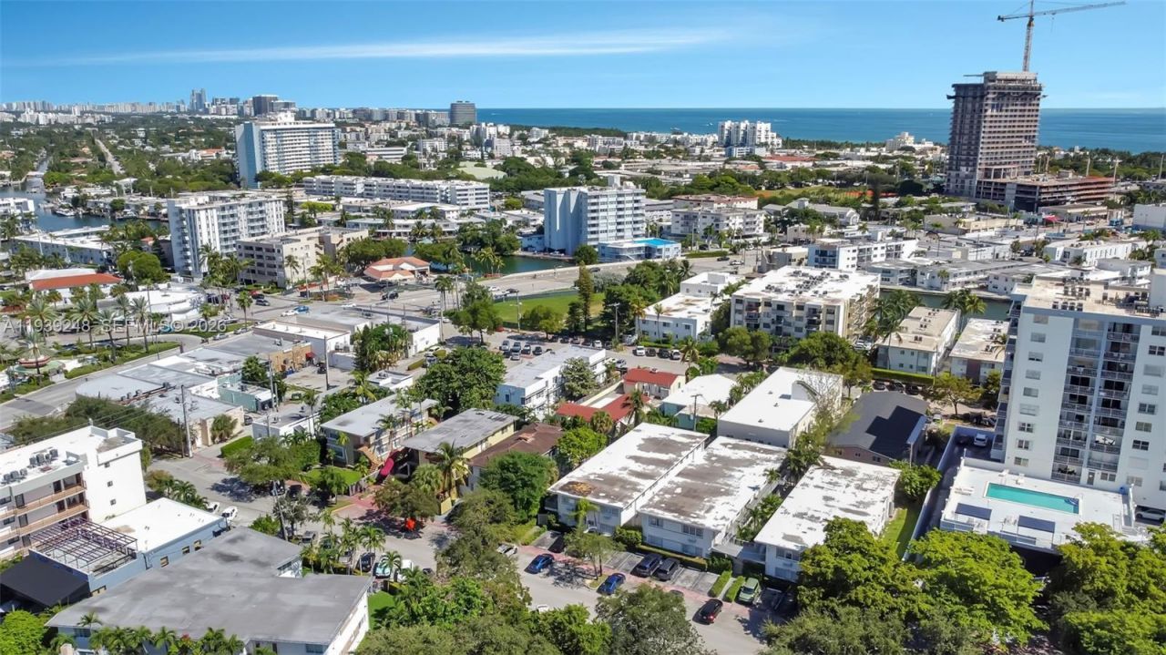 6921 Rue Vendome, Unit 10, Miami Beach, FL 33141 Photo