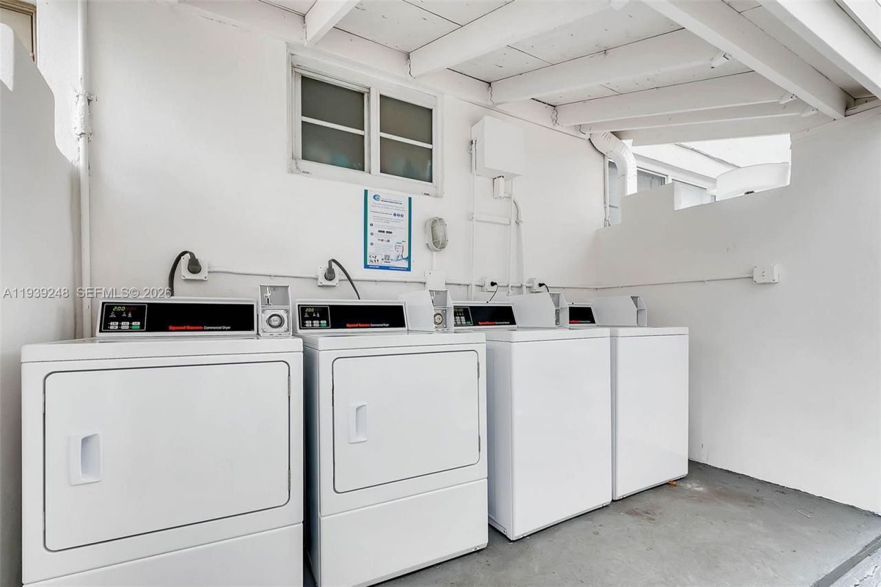 6921 Rue Vendome, Unit 10, Miami Beach, FL 33141 Photo