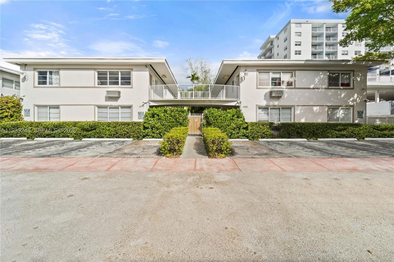 6921 Rue Vendome, Unit 10, Miami Beach, FL 33141 Photo